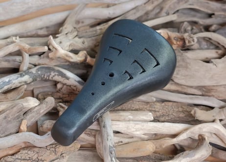 GT / PERFORMER SADDLE