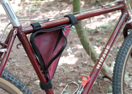 HIRAME / TRIANGLE BAG