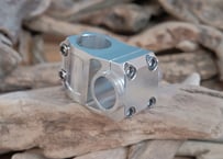 DH / 4 BOLT