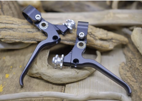 PAUL / CANTI LEVER