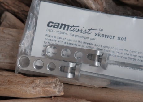 Ringle / cam twist