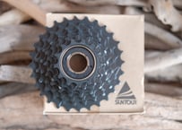 SUNTOUR / AP