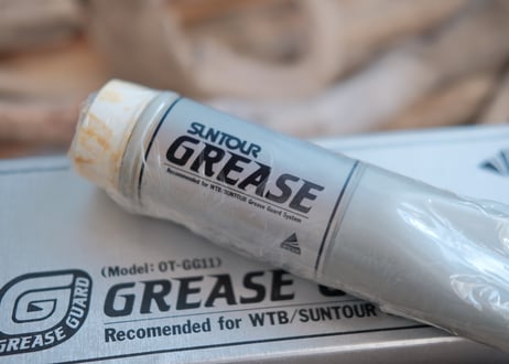 SUNTOUR / GREASE GUN KIT