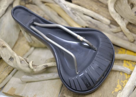 SELLE BASSANO / TITANIUM LINE