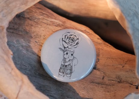 REFLECTOR *INTO THE WILD* PIN-BACK BUTTON
