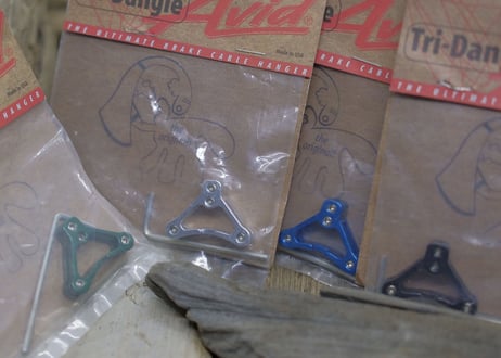 Avid / Tri Dangle