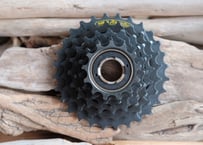 SUNTOUR / AP