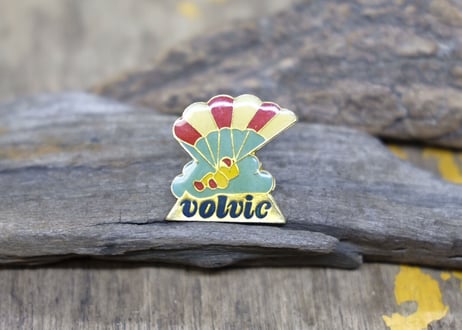 VINTAGE PINS
