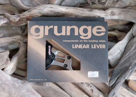 grunge / LINEAR LEVER
