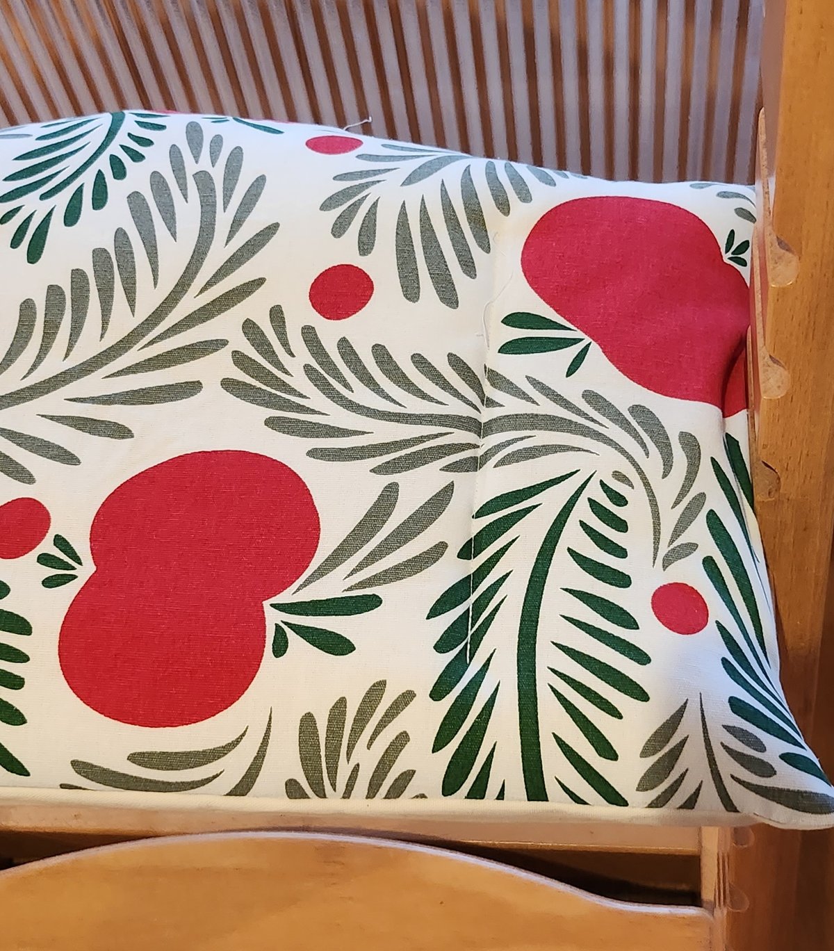 ストッケ トリップトラップ用クッション りんご | wa.to.waSTORE