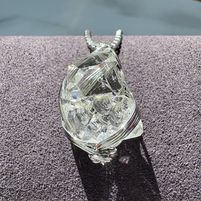ハーキマーダイヤモンド水晶原石ネックレス ～ 二粒が天然で接合して