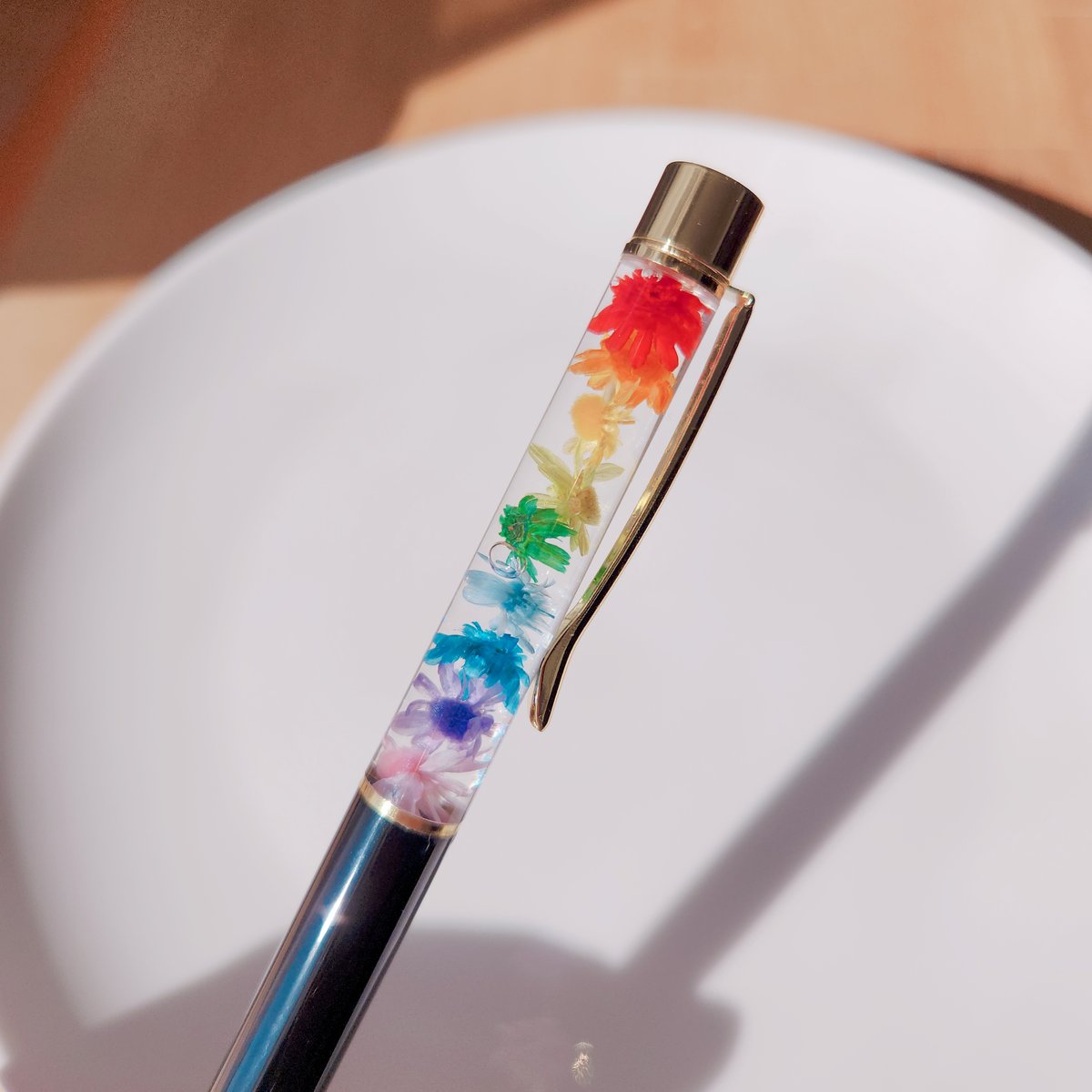 ハーバリウムボールペン【ブラック×レインボー】 | K'sLily STORE