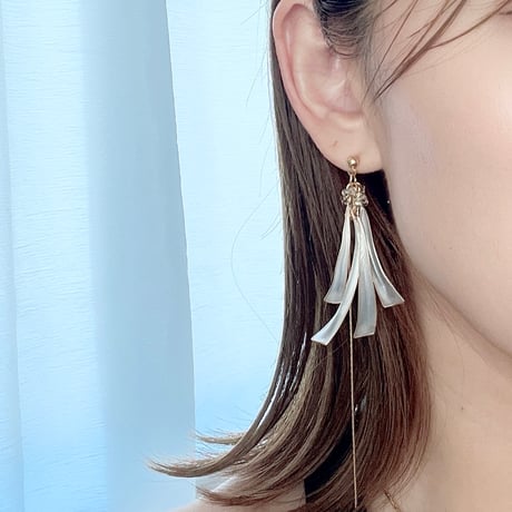 花びらピアス | STORES 