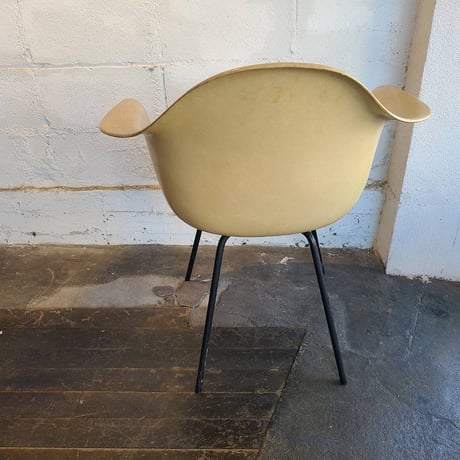60s Eames shell chair
