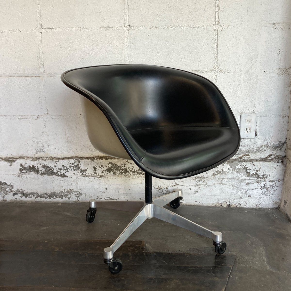 Eames La Fonda Chair イームズ ラ　フォンダ　アームシェル LA FONDA ARM CHAIR（MADE BY EAMES） - 古着屋 ｜ mushroom