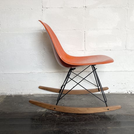 70s Eames shell chair