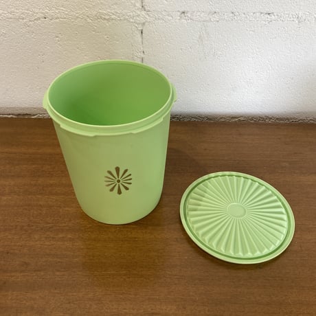 70s Tupper Ware container