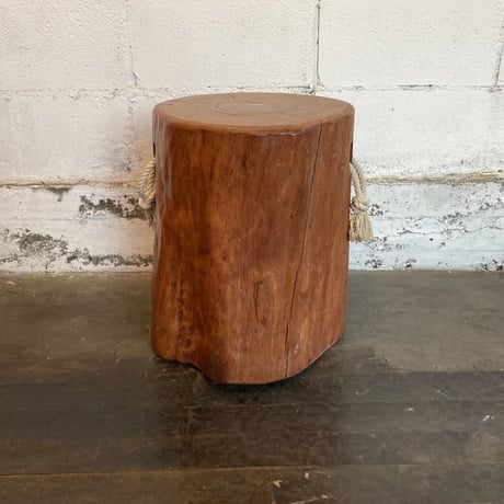 70s White rope tree trunk