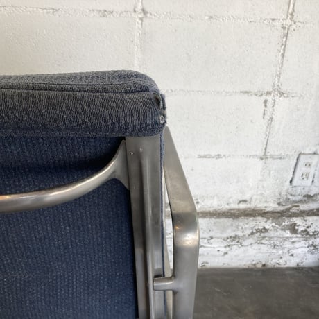 70-80s Aluminum Group soft pad chair