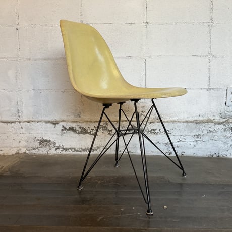 70s Eames  shell chair