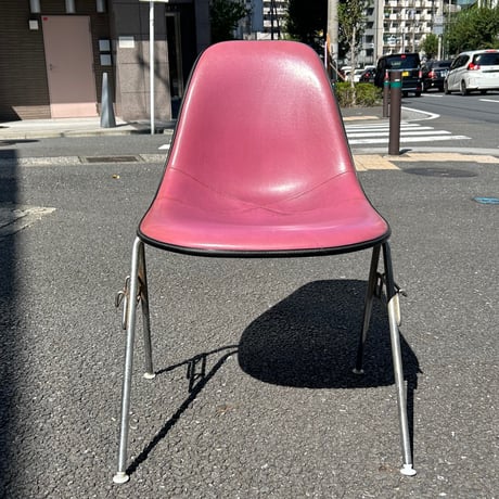 70s Eames shell chair