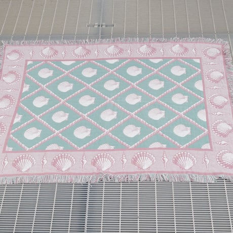 80s Shell Rug USA