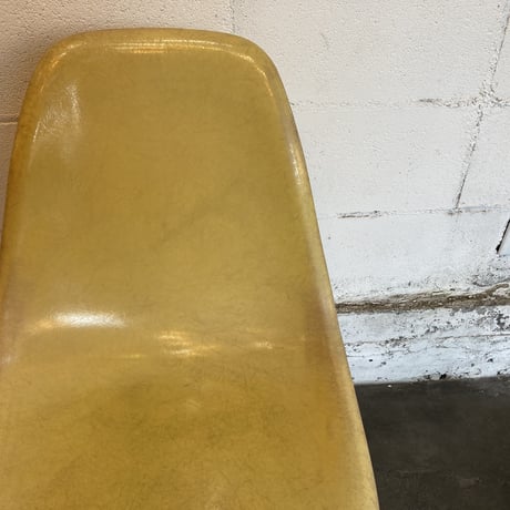 70s Eames  shell chair
