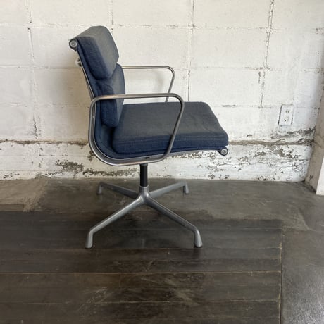 70-80s Aluminum Group soft pad chair