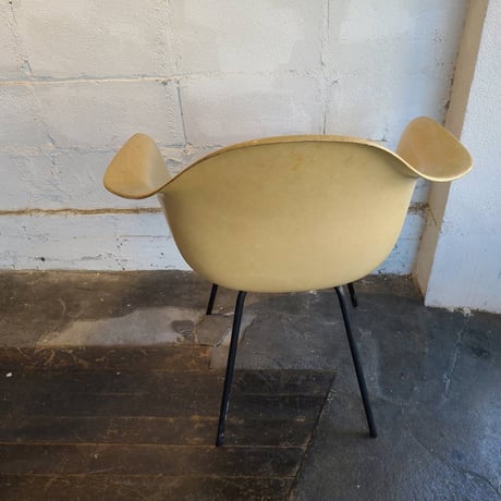 60s Eames shell chair