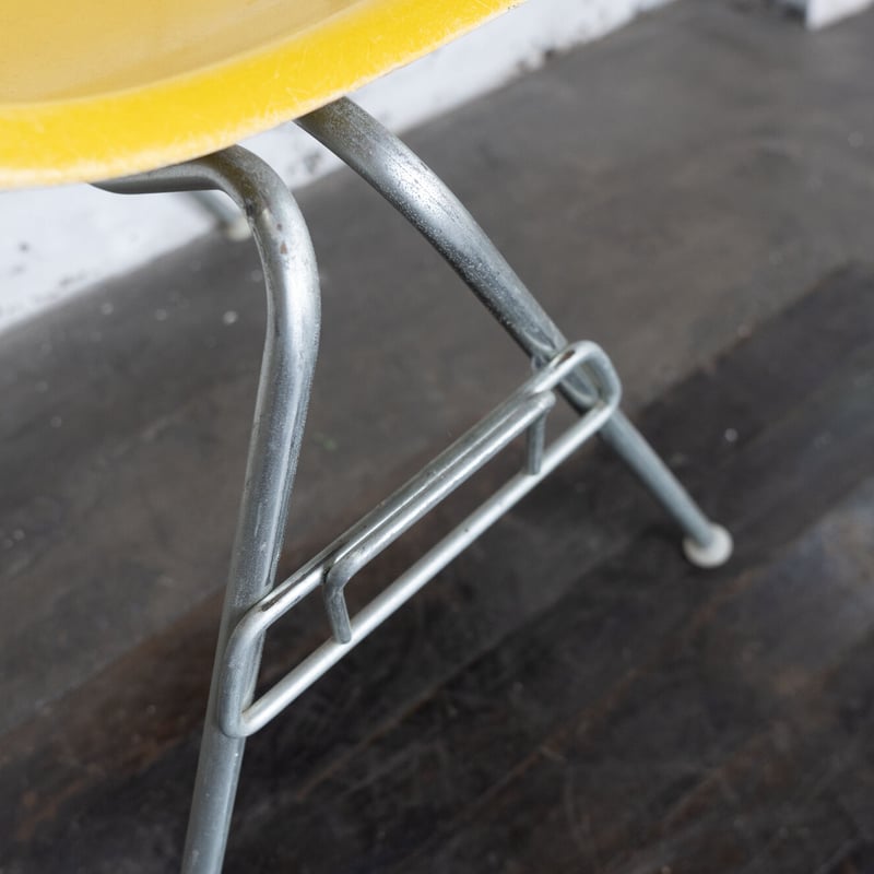 70s Eames shell chair | The NOON