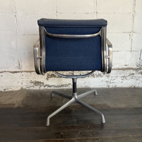 70-80s Aluminum Group soft pad chair