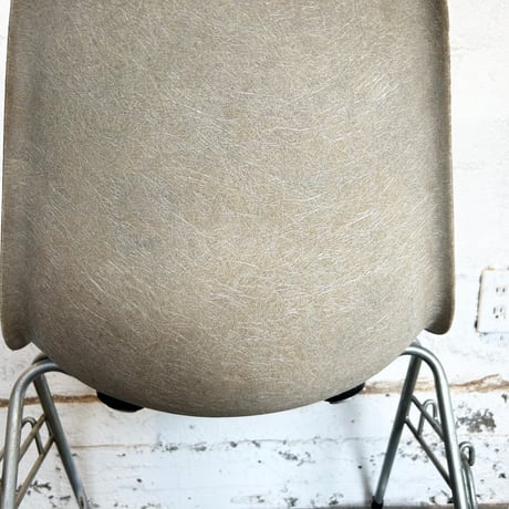 70s Eames shell chair
