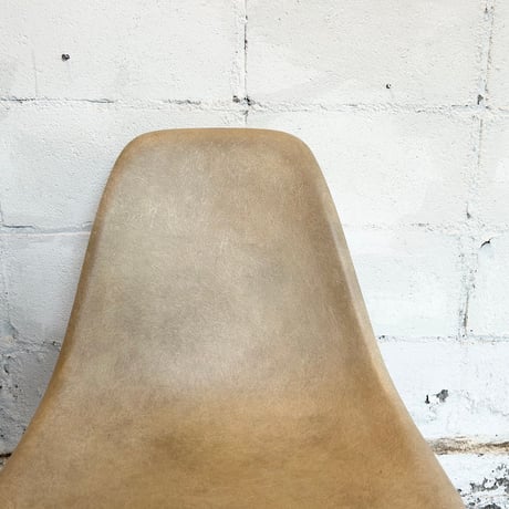 70s Eames shell chair