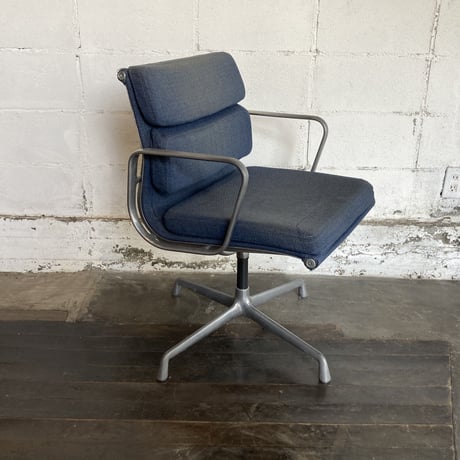 70-80s Aluminum Group soft pad chair