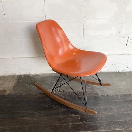 70s Eames shell chair