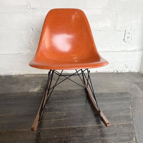 70s Eames shell chair
