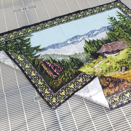 80s Moutain Rug