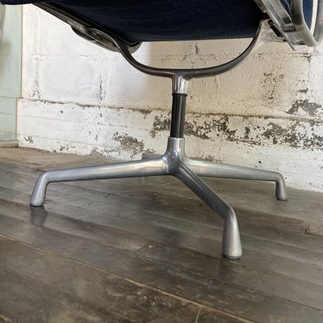 70-80s Aluminum Group soft pad chair