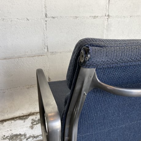 70-80s Aluminum Group soft pad chair