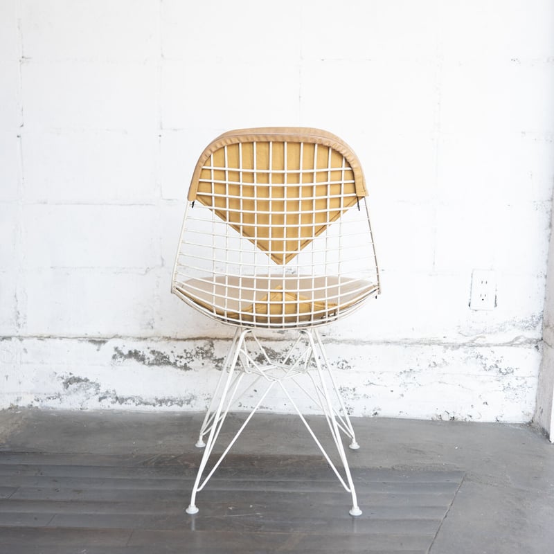 60s Eames bikini chair DKR2 | The NOON