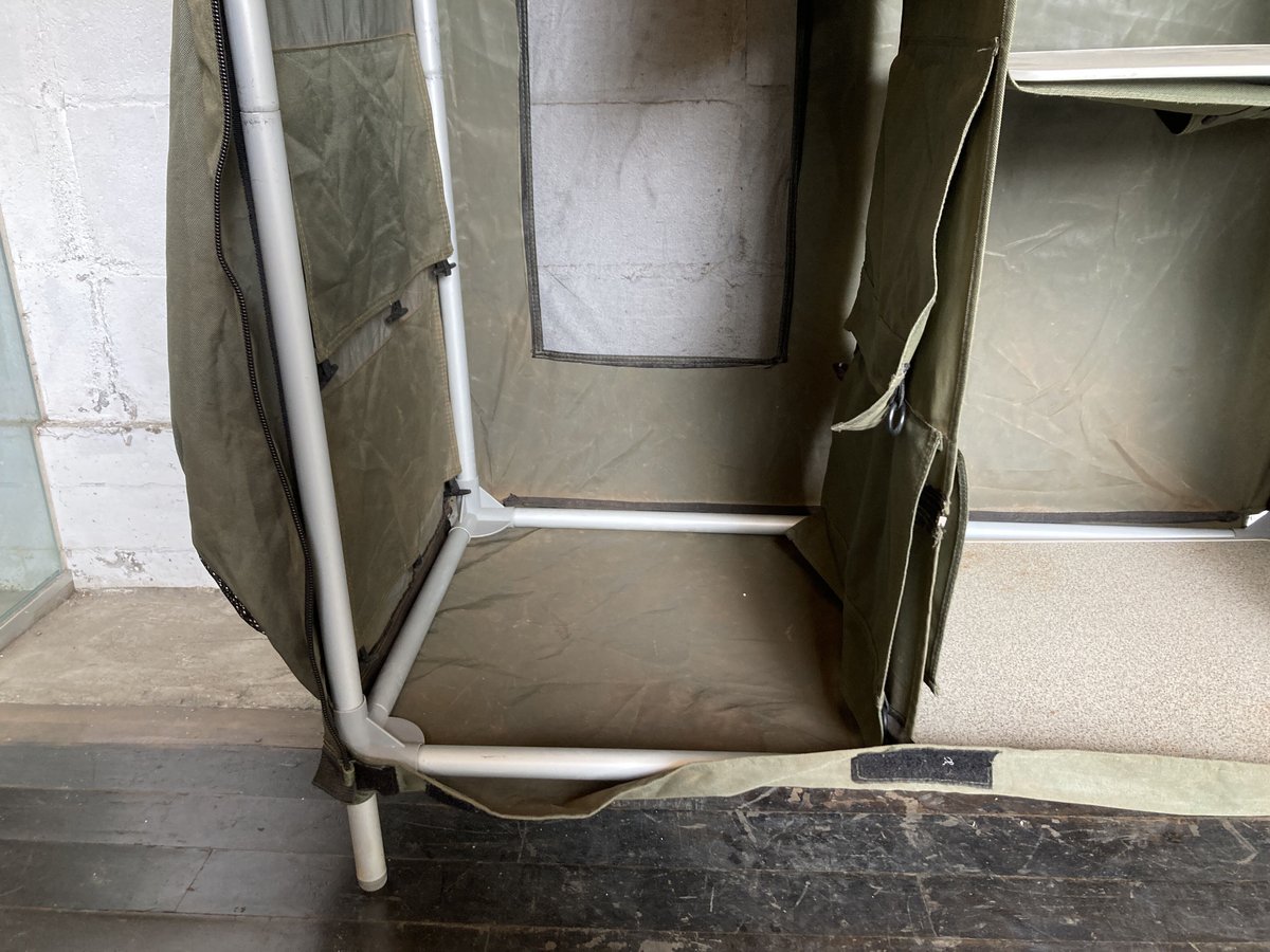 70s France army folding cabinet | The NOON 70s France army folding cabinet | The NOON