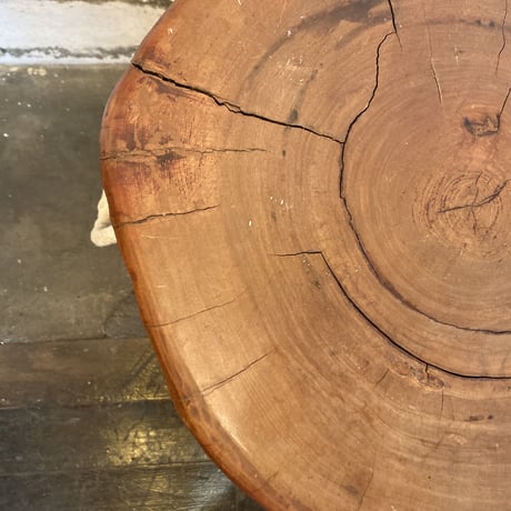70s White rope tree trunk