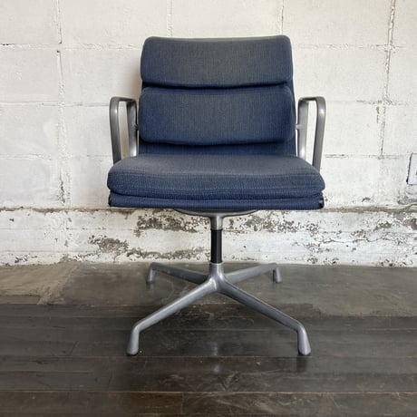 70-80s Aluminum Group soft pad chair