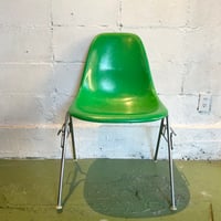 70s Eames shell chair