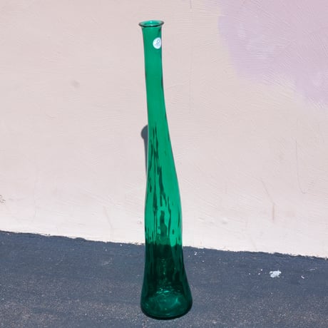 Emerald green glass flower vase