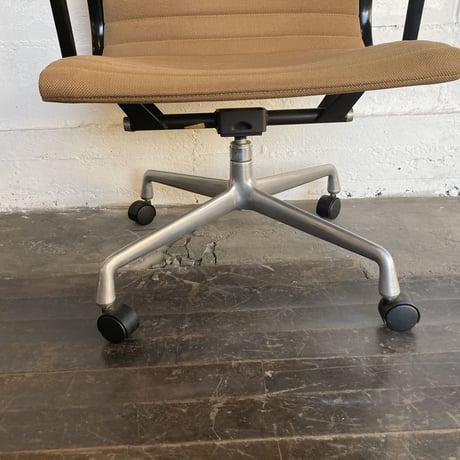 70s Aluminum Group chair