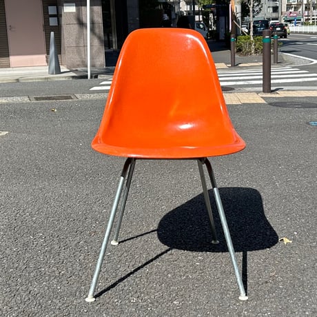 70s Eames shell chair