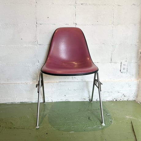 70s Eames shell chair