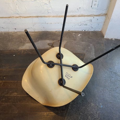 60s Eames shell chair