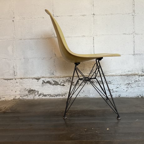 70s Eames  shell chair